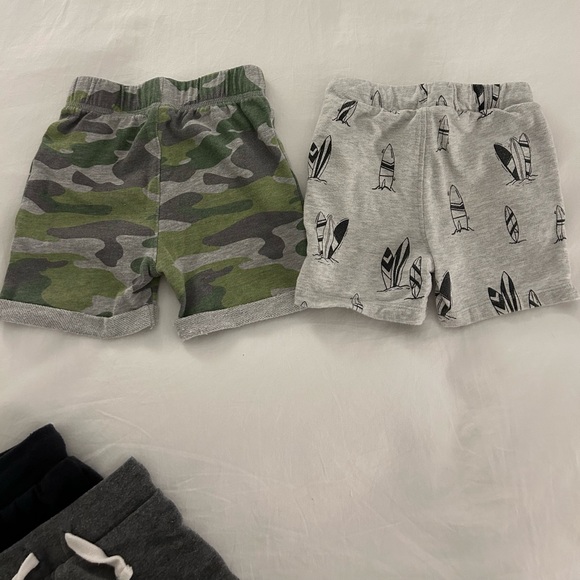 Bundle of art class shorts 3T - Picture 4 of 6